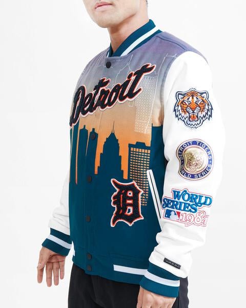 MLB DETROIT TIGERS REMIX VARSITY MEN'S JACKET (BLACK/WHITE)