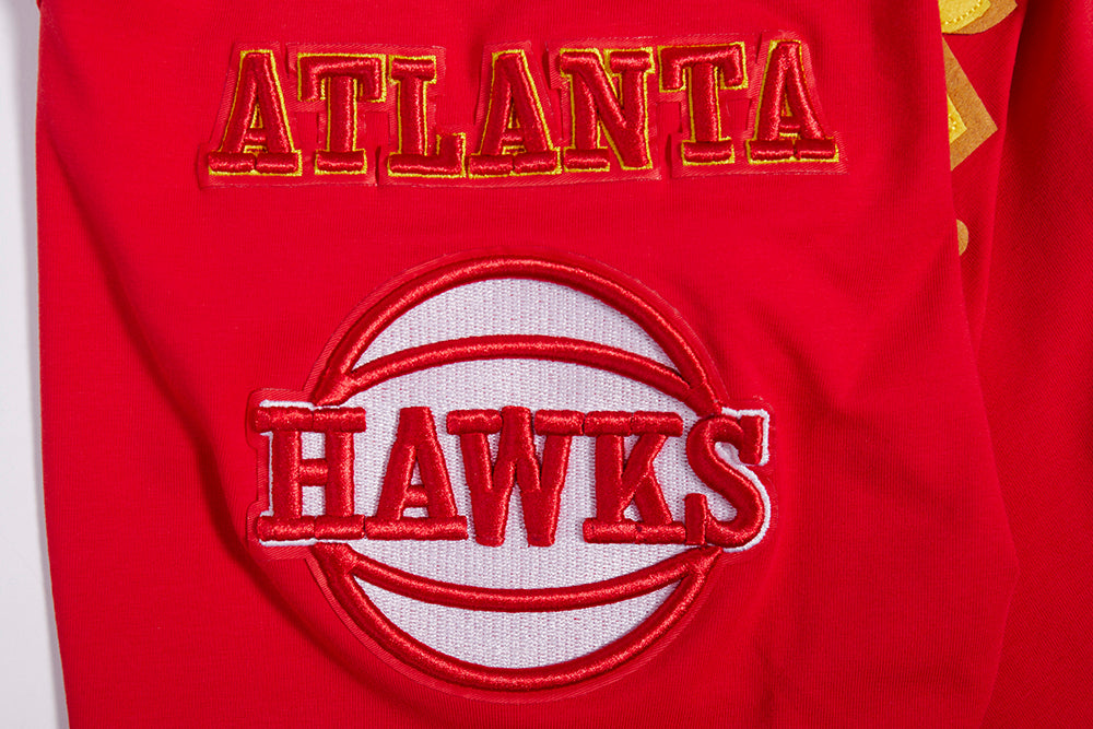 NBA ATLANTA HAWKS OLD ENGLISH T-SHIRT POUR HOMME (ROUGE)