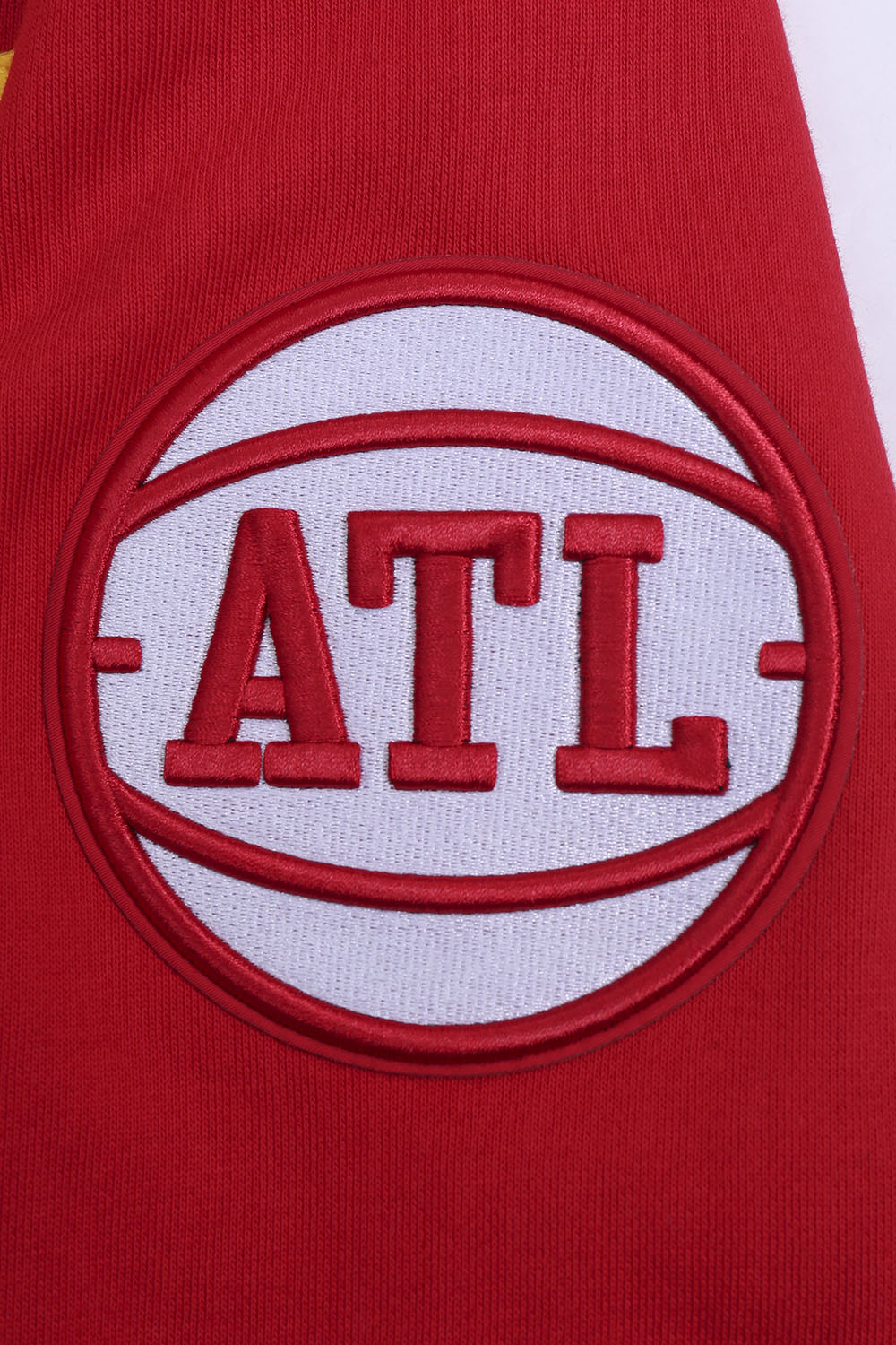 NBA ATLANTA HAWKS OLD ENGLISH MEN'S CREWNECK (RED)