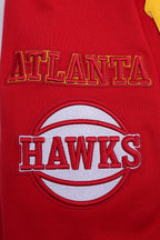 NBA ATLANTA HAWKS OLD ENGLISH MEN'S CREWNECK (RED)