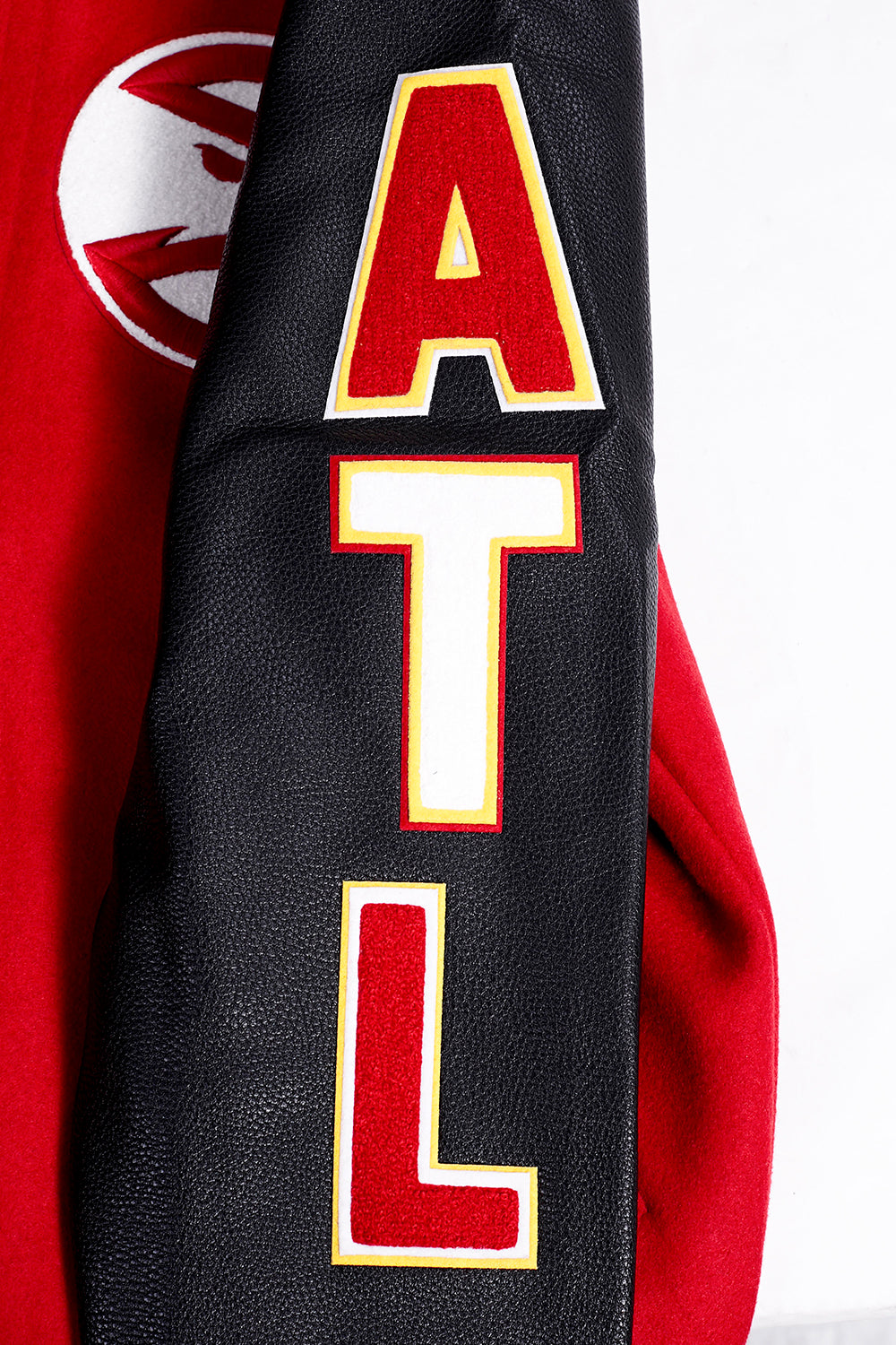 NBA ATLANTA HAWKS SCRIPT TAIL MEN'S VARSITY JACKET (RED/BLACK)