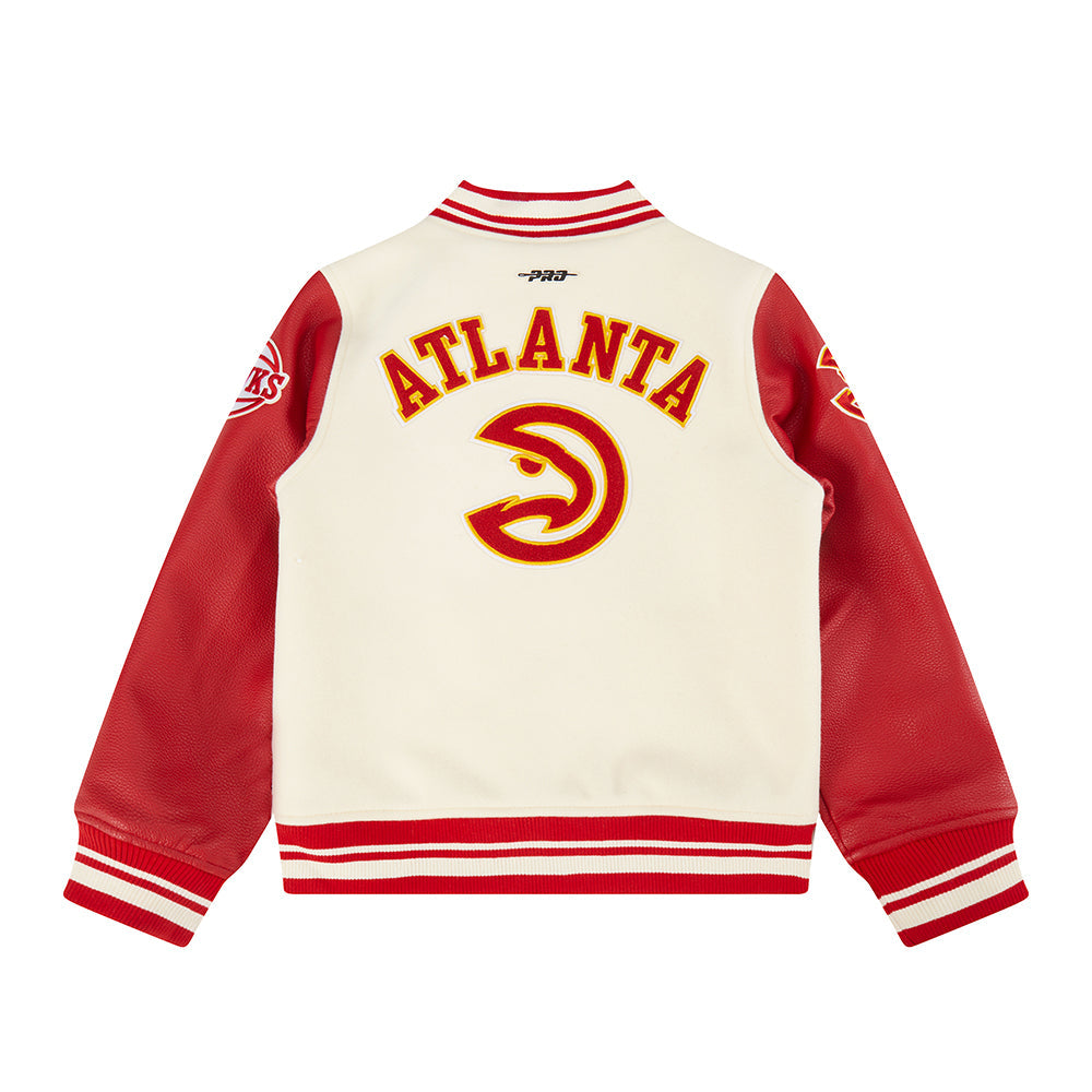 NBA ATLANTA HAWKS RETRO CLASSIC BLOUSON COLLÉGIAL EN LAINE À BORDS CÔTELÉS POUR GARÇON JUNIOR (COQUILLE D'ŒUF/ROUGE)