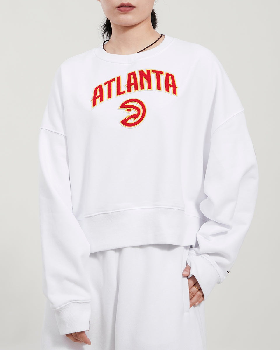 NBA ATLANTA HAWKS CLASSIC CHANDAIL À COL ROND SURDIMENSIONNÉ POUR FEMME (BLANC)