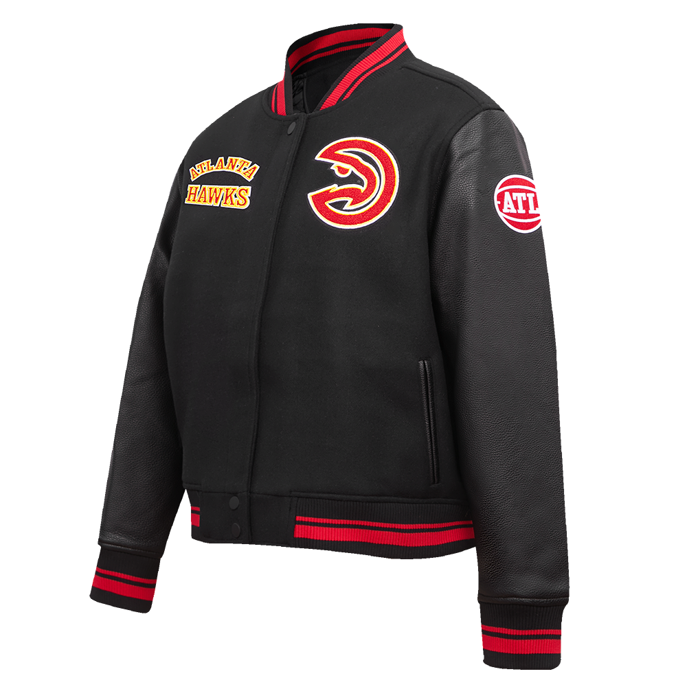 NBA ATLANTA HAWKS RETRO CLASSIC BLOUSON COLLÉGIAL EN LAINE À BORDS CÔTELÉS POUR FEMME (NOIR/ROUGE/NOIR)