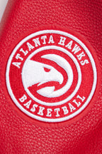 NBA ATLANTA HAWKS RETRO CLASSIC BLOUSON COLLÉGIAL EN LAINE À BORDS CÔTELÉS POUR FEMME (COQUILLE D'ŒUF/ROUGE)