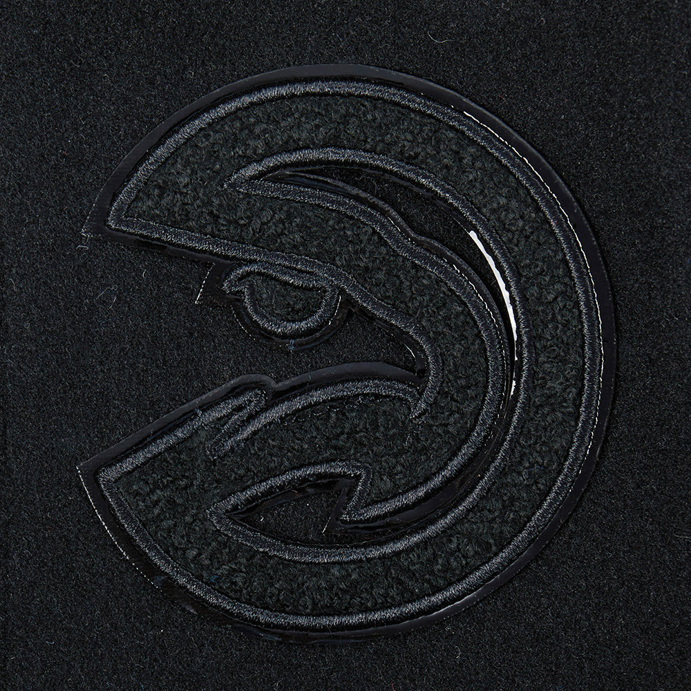 NBA ATLANTA HAWKS TRIPLE BLACK BLOUSON COLLÉGIAL EN LAINE POUR GARÇON BAMBIN (NOIR DE JAIS)