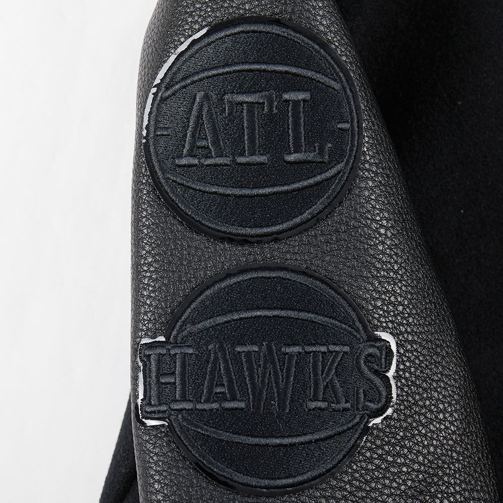 NBA ATLANTA HAWKS TRIPLE BLACK BLOUSON COLLÉGIAL EN LAINE POUR GARÇON BAMBIN (NOIR DE JAIS)