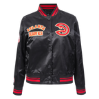NBA ATLANTA HAWKS RETRO CLASSIC BLOUSON EN SATIN À BORDS CÔTELÉS POUR FEMME (NOIR/ROUGE/NOIR)