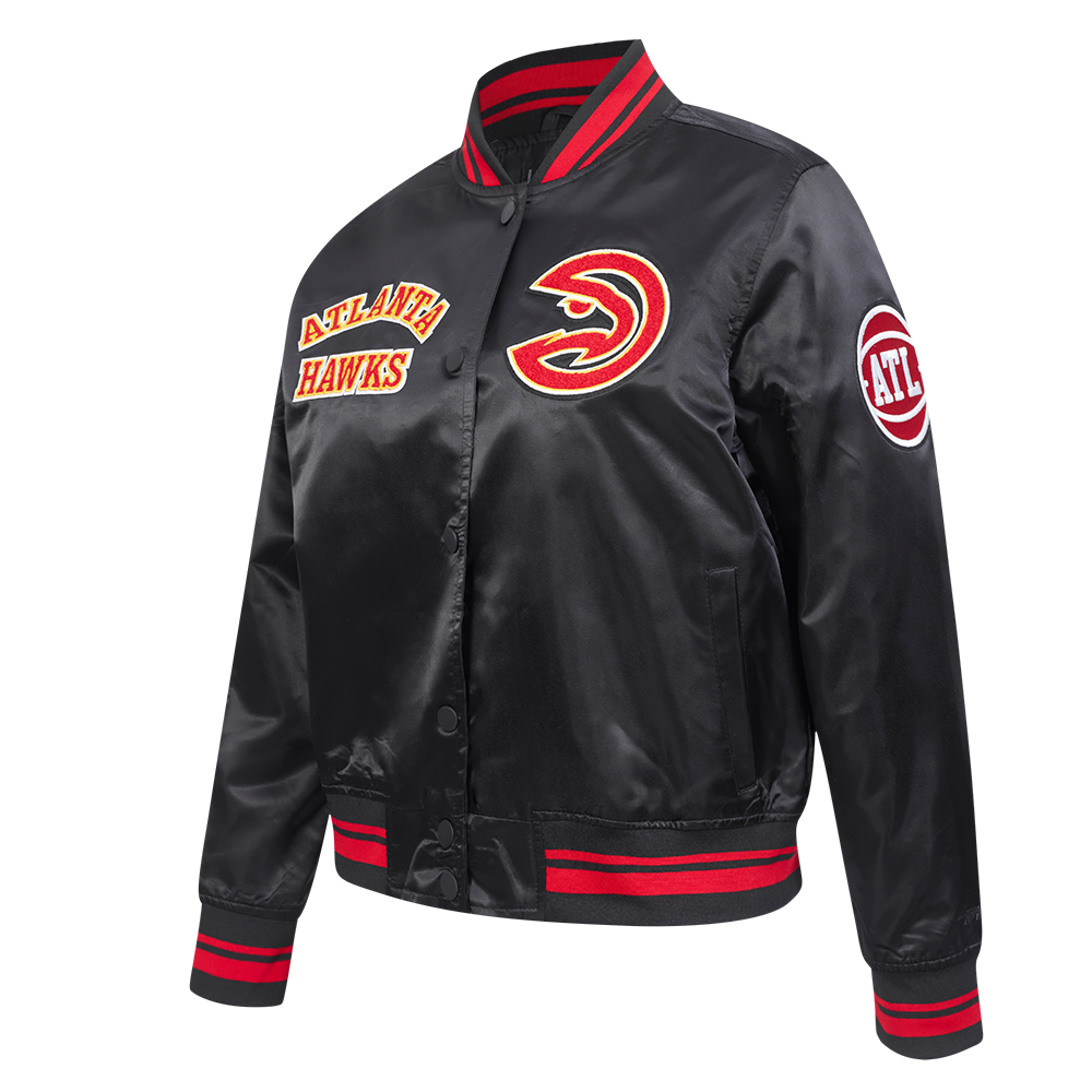NBA ATLANTA HAWKS RETRO CLASSIC BLOUSON EN SATIN À BORDS CÔTELÉS POUR FEMME (NOIR/ROUGE/NOIR)