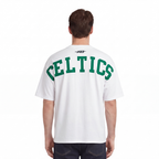 NBA BOSTON CELTICS WINGSPAN T-SHIRT EN JERSEY DE COTON À ÉPAULES TOMBANTES POUR HOMME (BLANC)