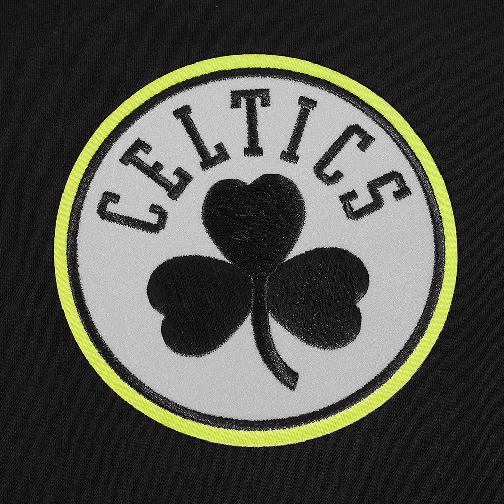 NBA BOSTON CELTICS UNDER THE LIGHTS MEN'S SINGLE JERSEY TEE (BLACK)