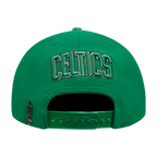NBA BOSTON CELTICS SCRIPT TAIL CASQUETTE SNAPBACK EN LAINE (VERT KELLY)