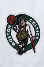 NBA BOSTON CELTICS SCRIPT TAIL WOMEN'S SINGLE JERSEY BOXY TEE (WHITE)
