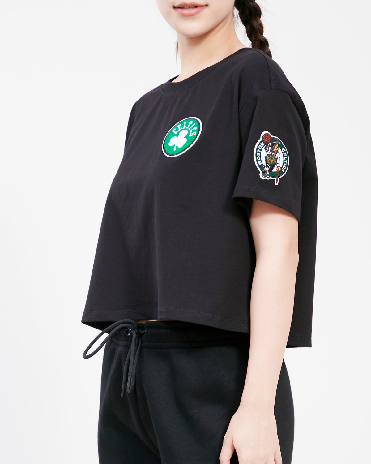 BBCA55658-BLK-MODEL-4