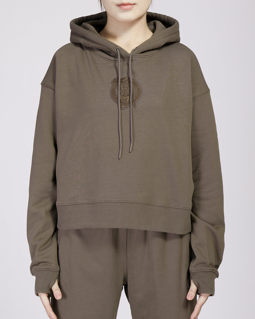 NBA BOSTON CELTICS NEUTRAL CHANDAIL À CAPUCHON COURT POUR FEMME (TAUPE FONCÉ)