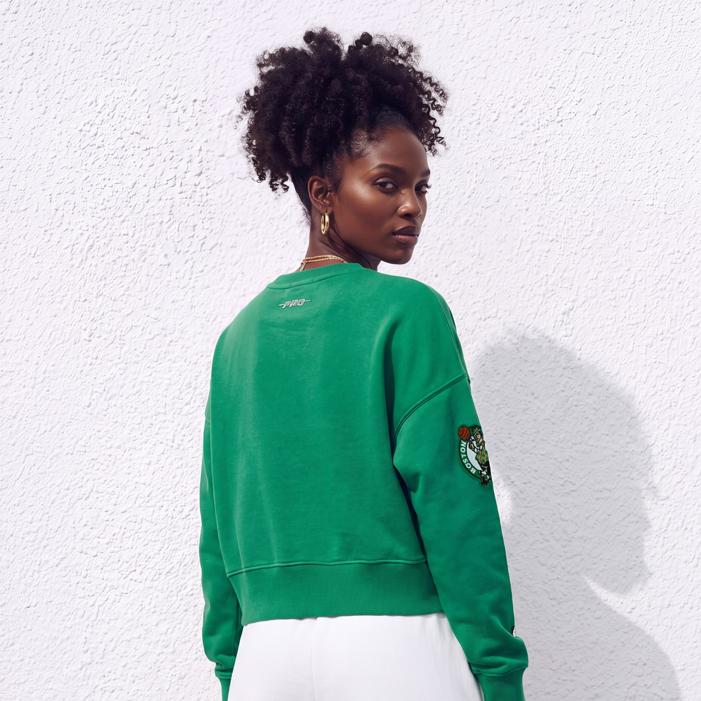 NBA BOSTON CELTICS TEAM CRYSTALLINE WOMEN'S CREWNECK SWEATSHIRT (WASHED KELLY GREEN)