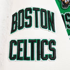 NBA BOSTON CELTICS RETRO CLASSIC BLOUSON COLLÉGIAL EN LAINE À BORDS CÔTELÉS POUR GARÇON BAMBIN (VERT KELLY/BLANC)