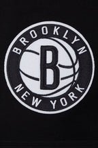 NBA BROOKLYN NETS SCRIPT TAIL MEN'S   TEE (BLACK)