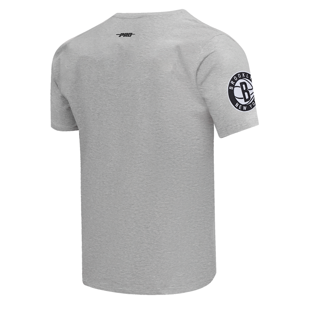 NBA BROOKLYN NETS SCRIPT TAIL T-SHIRT POUR HOMME (GRIS CHINÉ)