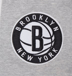 NBA BROOKLYN NETS SCRIPT TAIL T-SHIRT POUR HOMME (GRIS CHINÉ)