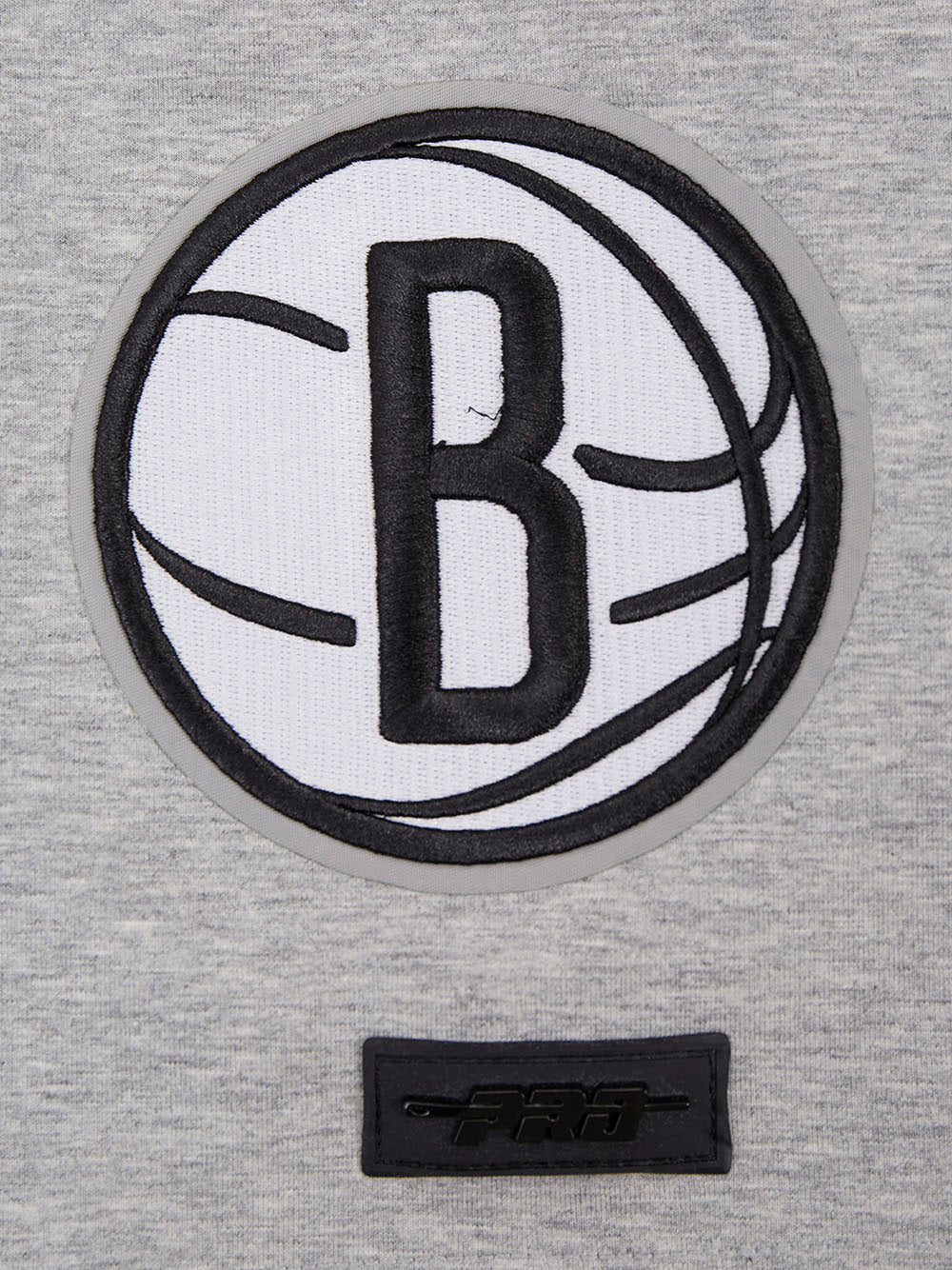 NBA BROOKLYN NETS SCRIPT TAIL T-SHIRT POUR HOMME (GRIS CHINÉ)