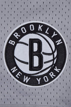 NBA BROOKLYN NETS SCRIPT TAIL CHEMISE BOUTONNÉE EN FILET POUR HOMME (GRIS)