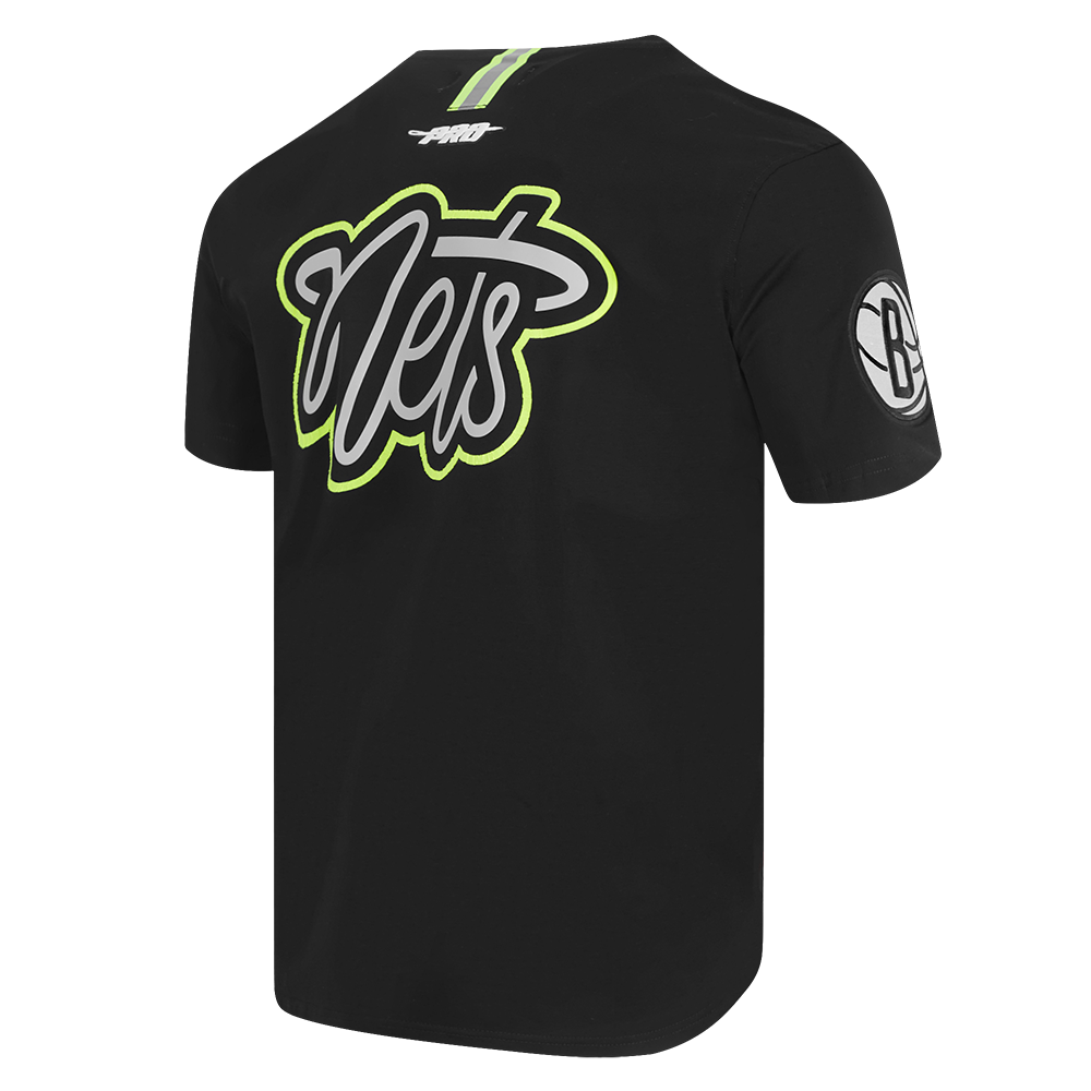 NBA BROOKLYN NETS UNDER THE LIGHTS MEN'S SINGLE JERSEY TEE (BLACK)