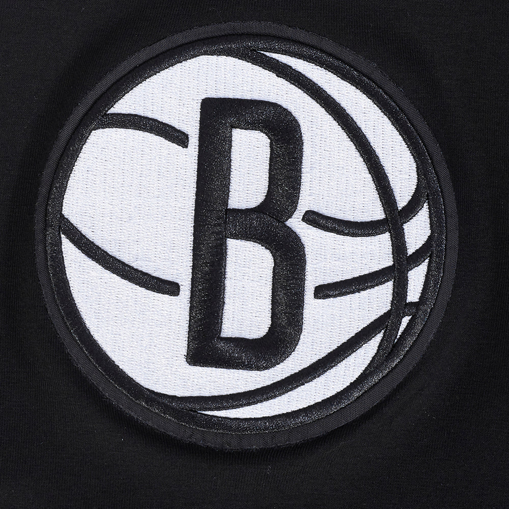 NBA BROOKLYN NETS UNDER THE LIGHTS MEN'S SINGLE JERSEY TEE (BLACK)