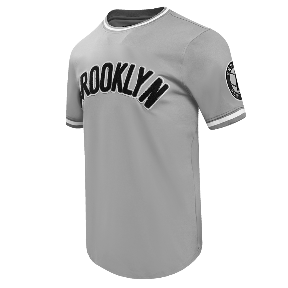 NBA BROOKLYN NETS CLASSIC CHENILLE MEN'S TEE (GRAY)