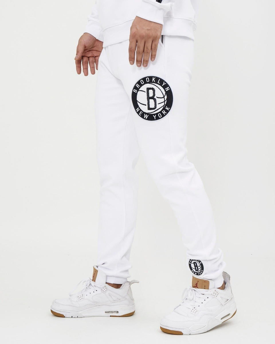 NBA BROOKLYN NETS LOGO MEN'S JOGGER (WHITE)