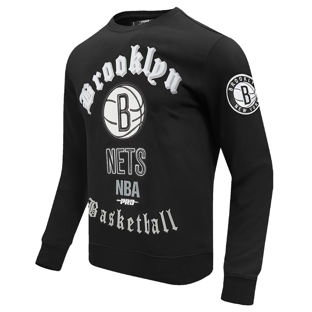 NBA BROOKLYN NETS OLD ENGLISH MEN'S CREWNECK (BLACK)