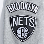 NBA BROOKLYN NETS OLD ENGLISH CHANDAIL À CAPUCHON À LOGO POUR HOMME (GRIS CHINÉ)