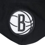 NBA BROOKLYN NETS CITY ARCH MEN'S FLC PO HOODIE (BLACK)