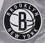 NBA BROOKLYN NETS SCRIPT TAIL MEN'S SATIN JACKET (GRAY)