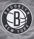 NBA BROOKLYN NETS SCRIPT TAIL MEN'S SATIN JACKET (GRAY)