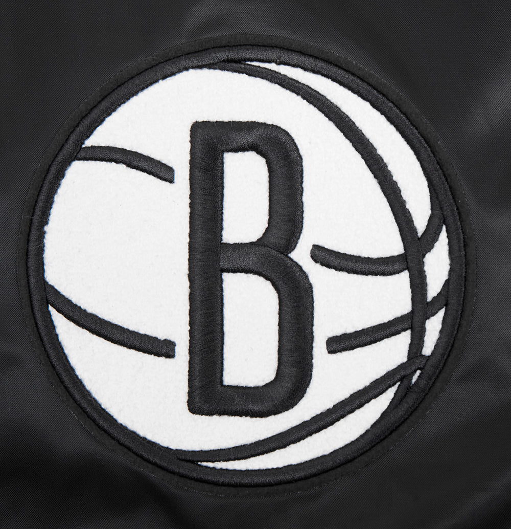 NBA BROOKLYN NETS OLD ENGLISH MEN'S RIB SATIN JACKET (BLACK/GRAY)
