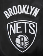 NBA BROOKLYN NETS OLD ENGLISH MEN'S RIB SATIN JACKET (BLACK/GRAY)