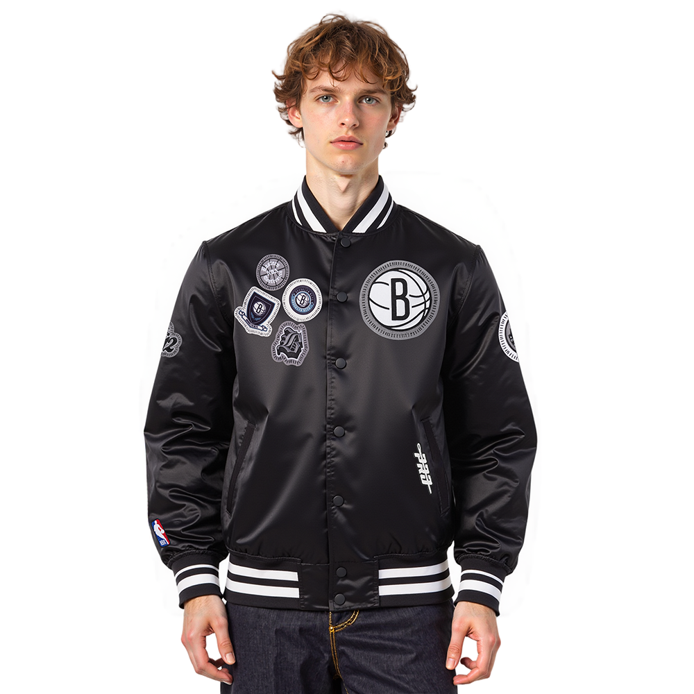 NBA BROOKLYN NETS DIY PICK STITCH BLOUSON EN SATIN À BORDS CÔTELÉS POUR HOMME (NOIR)