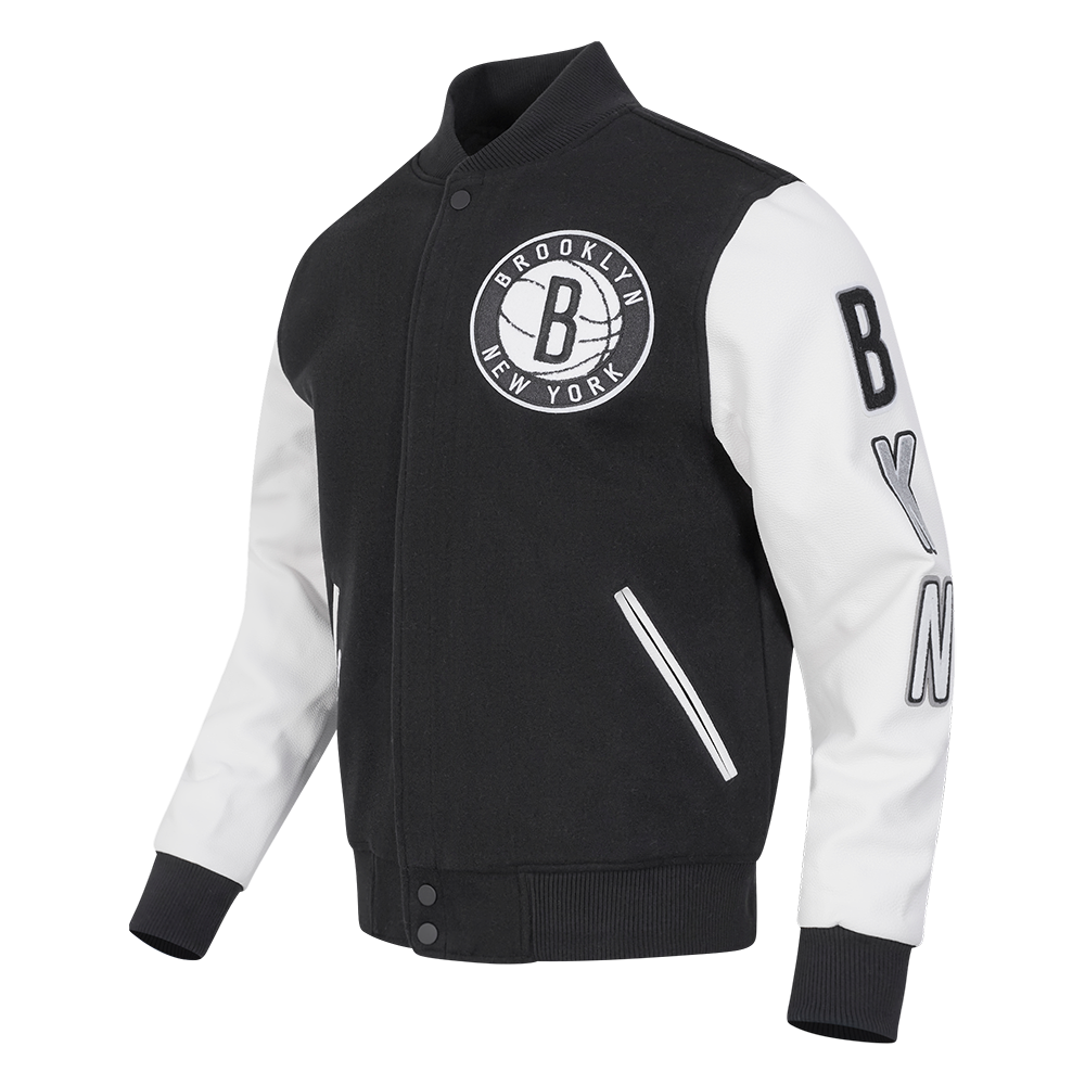 BBN651683-BW-FLOAT-2