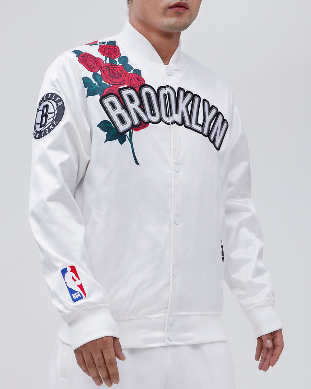NBA BROOKLYN NETS ROSES MEN'S SATIN JACKET (WHITE)