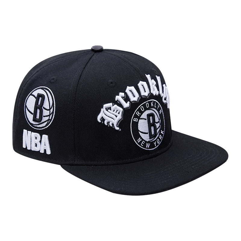 NBA BROOKLYN NETS OLD ENGLISH UNISEX SNAPBACK (BLACK)