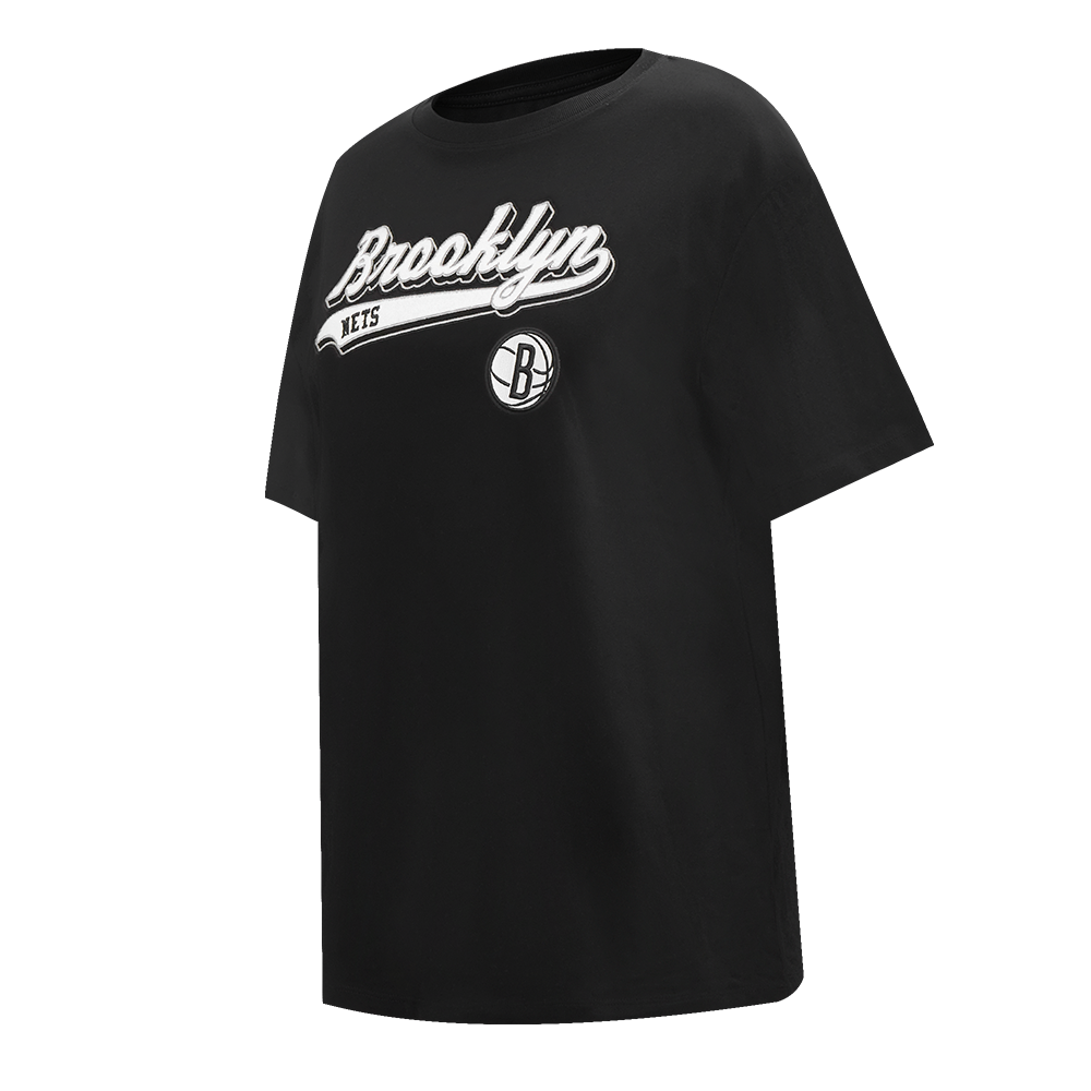 NBA BROOKLYN NETS SCRIPT TAIL WOMEN'S BOYFRIEND TEE (BLACK)