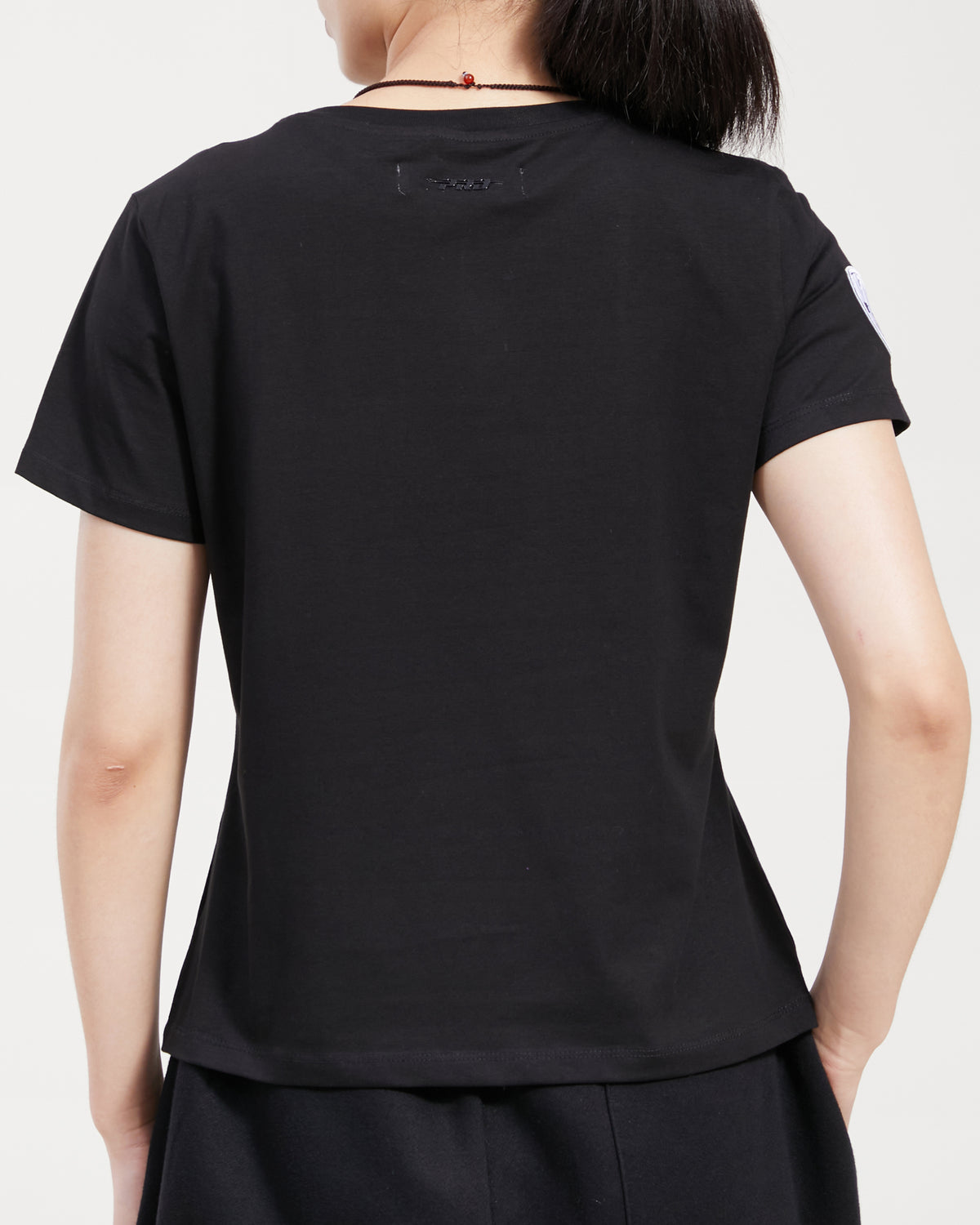 BBNA54976-BLK-MODEL-4