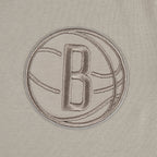 NBA BROOKLYN NETS NEUTRAL T-SHIRT EN JERSEY SIMPLE POUR GARÇON JUNIOR (TAUPE)