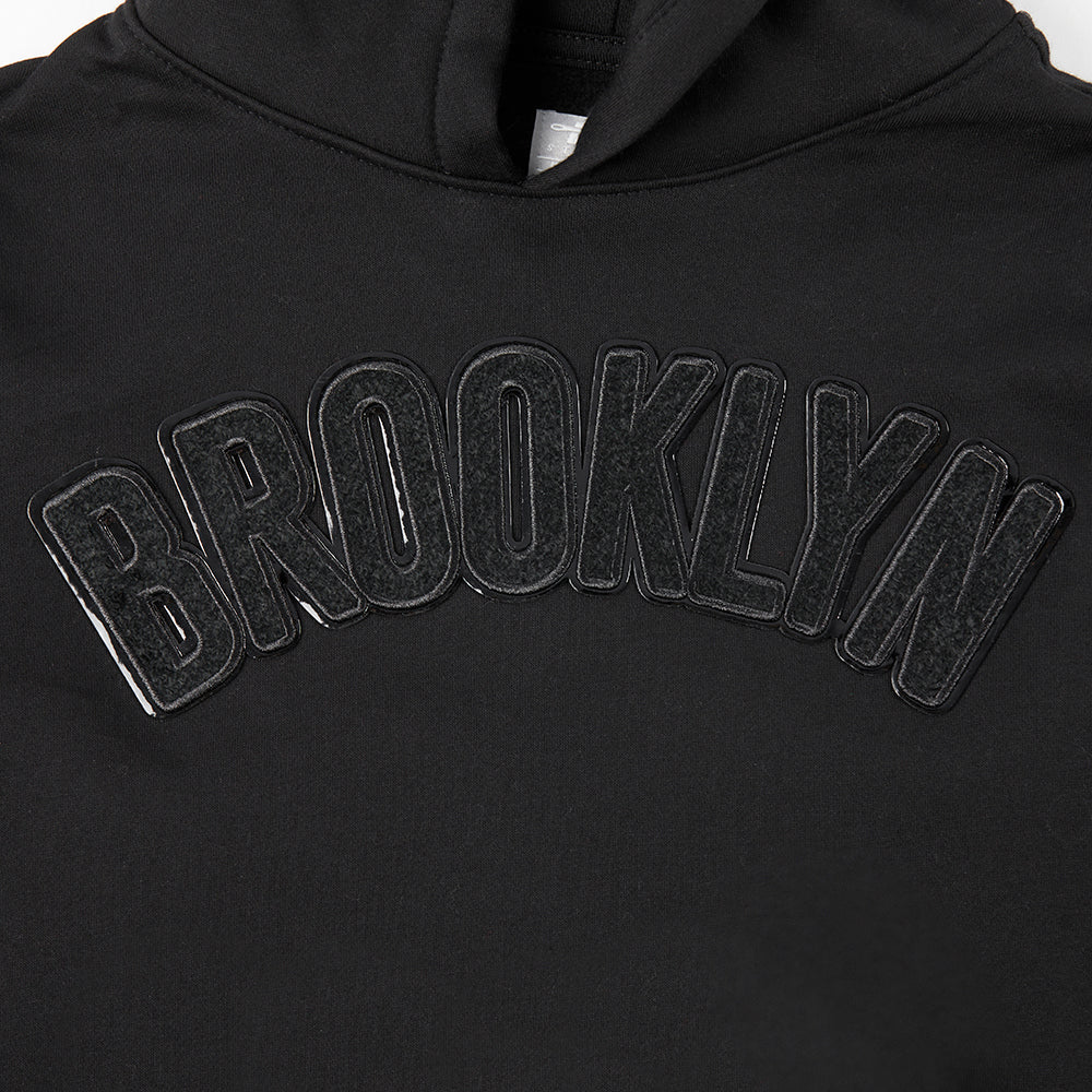NBA BROOKLYN NETS TRIPLE BLACK BIG BOY'S FLEECE PULLOVER HOODIE (BLACK)