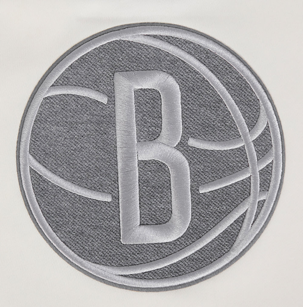 NBA BROOKLYN NETS REVERSE FRENCH TERRY WOMEN'S FLEECE CREWNECK (EGGSHELL)