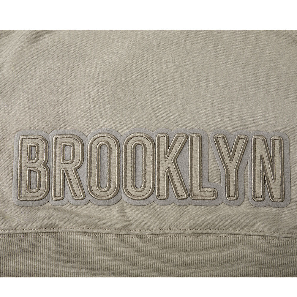 NBA BROOKLYN NETS NEUTRAL WOMEN'S CROPPED PULLOVER HOODIE (TAUPE)