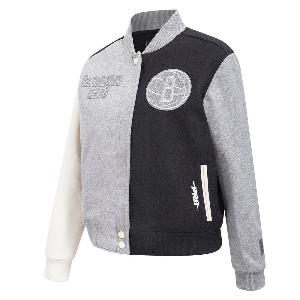 NBA BROOKLYN NETS REVERSE FRENCH TERRY BLOUSON COLLÉGIAL EN LAINE POUR FEMME (NOIR/GRIS/COQUILLE D'ŒUF)