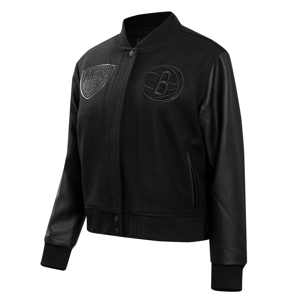 NBA BROOKLYN NETS TRIPLE BLACK BLOUSON COLLÉGIAL EN LAINE POUR FEMME (TRIPLE NOIR)