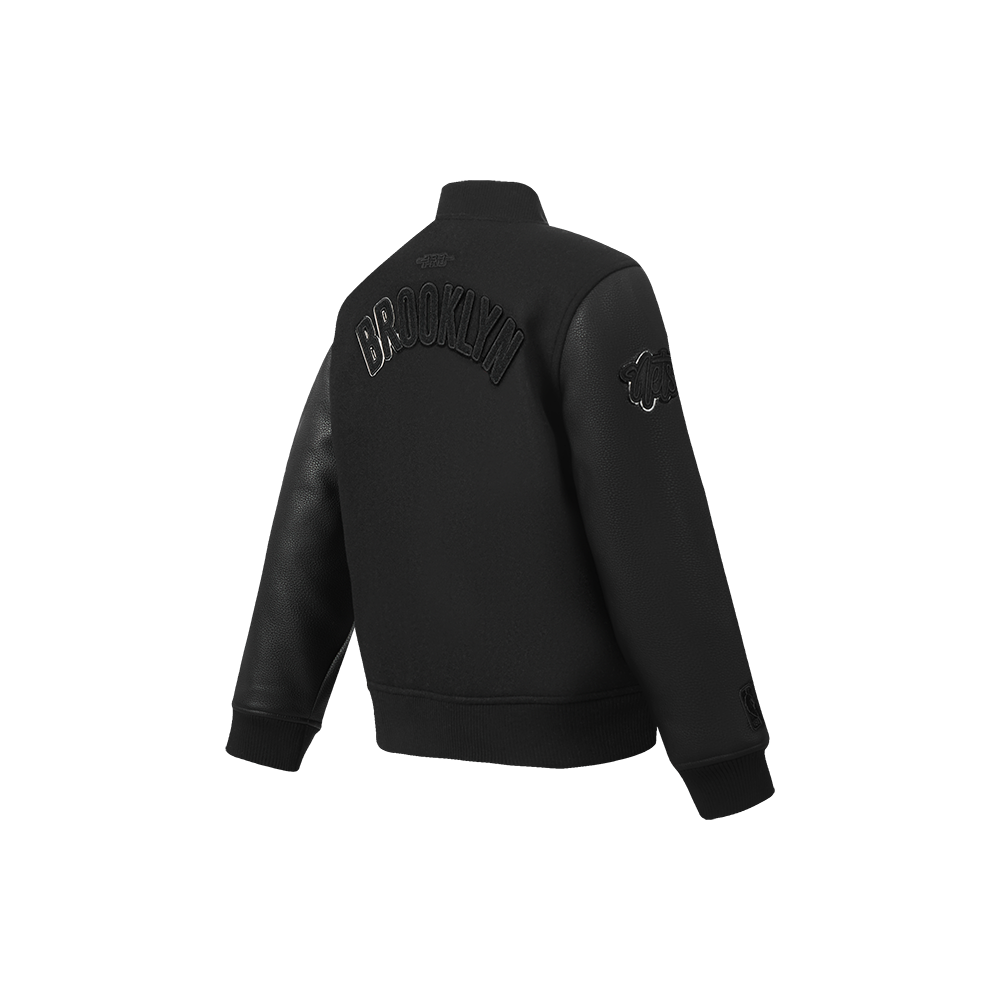 NBA BROOKLYN NETS TRIPLE BLACK BLOUSON COLLÉGIAL EN LAINE POUR GARÇON ENFANT (NOIR DE JAIS)
